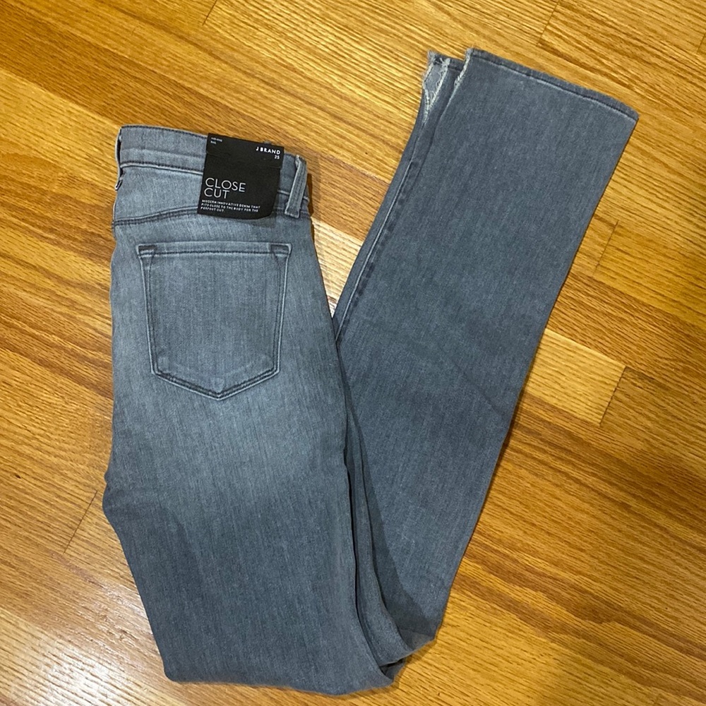 New with tag J Brand Close Cut Mid Rise Rail Sweet distressed jeans